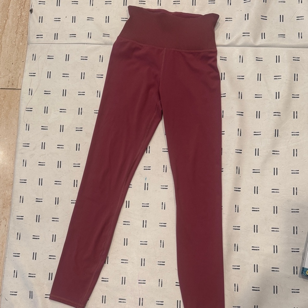 Vuori Burgundy Leggings